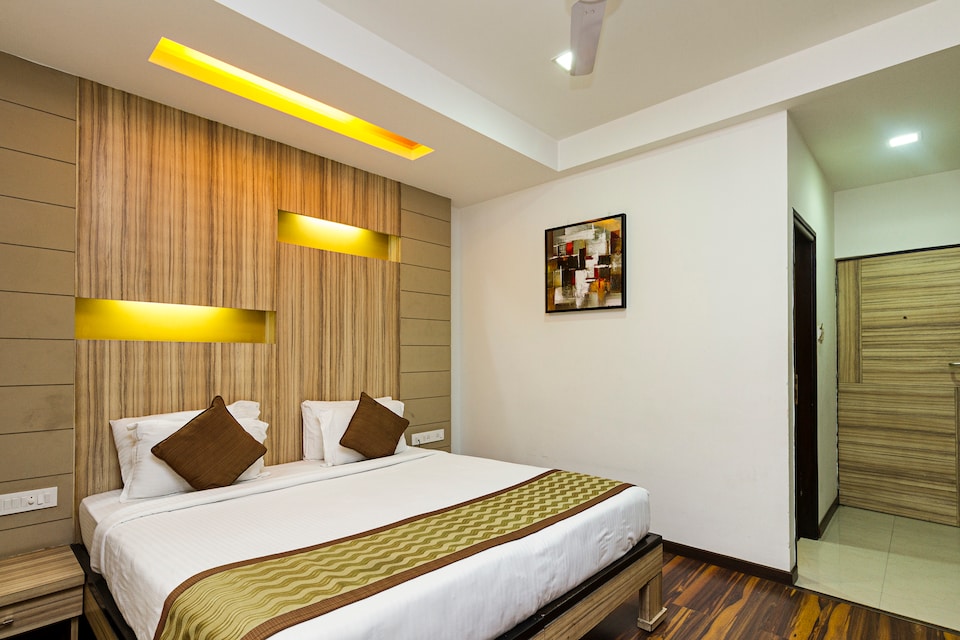 Capital O Hotel City Centre Residency, Indiranagar Bangalore, Bangalore