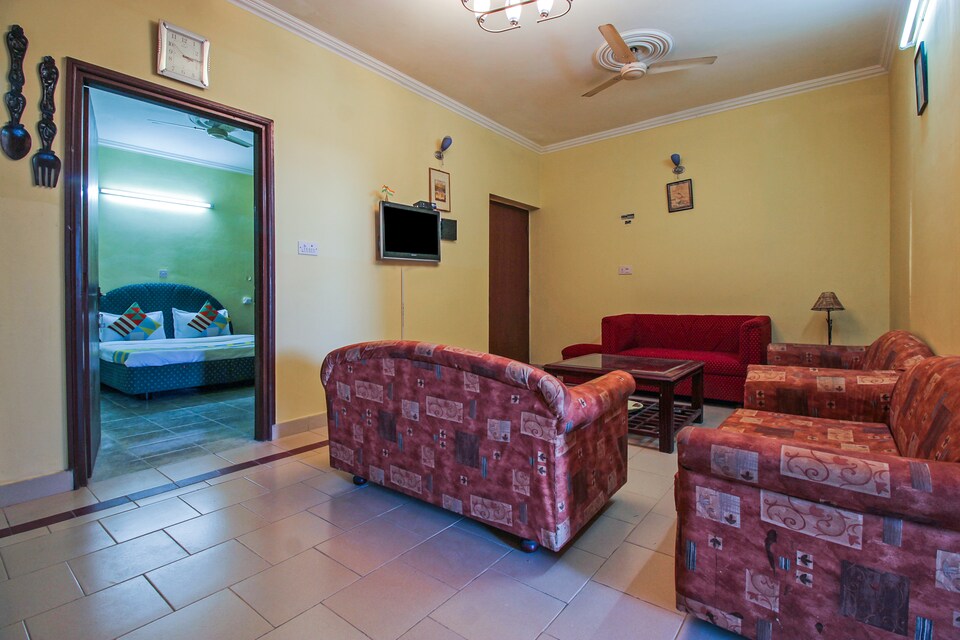 OYO Home 22549 Cosy 2BHK, Mall Road Mussoorie, Mussoorie