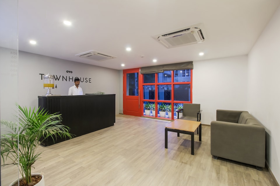 OYO Townhouse 121 Kormangala 5th Block, Koramangala Forum Mall, Bangalore