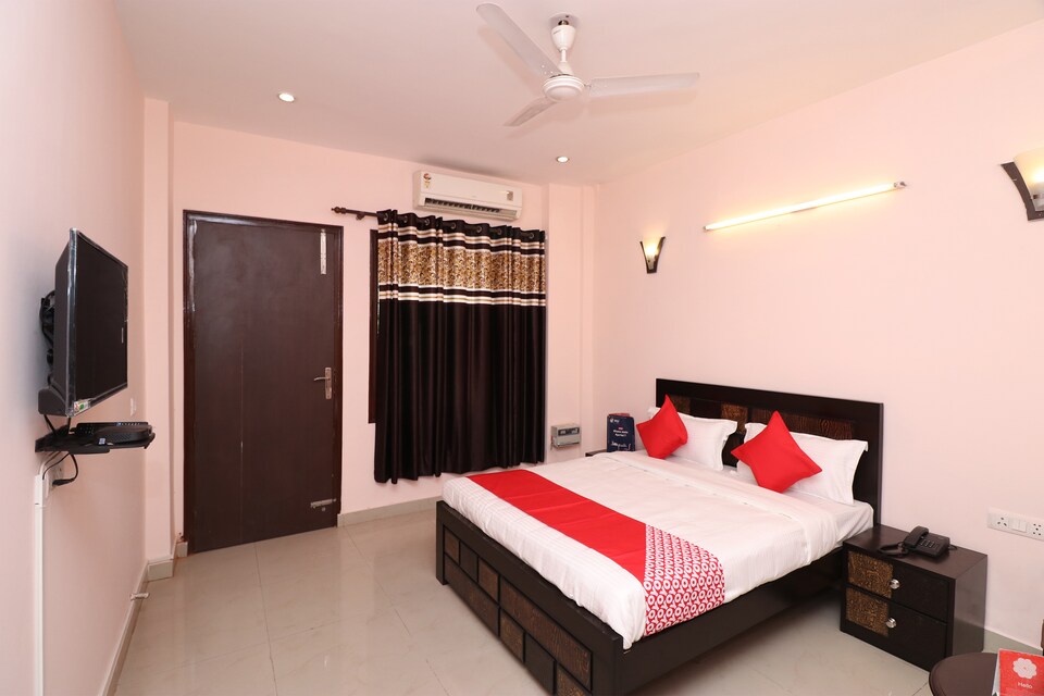 OYO 22560 The Repose, Sohna Road, Gurgaon
