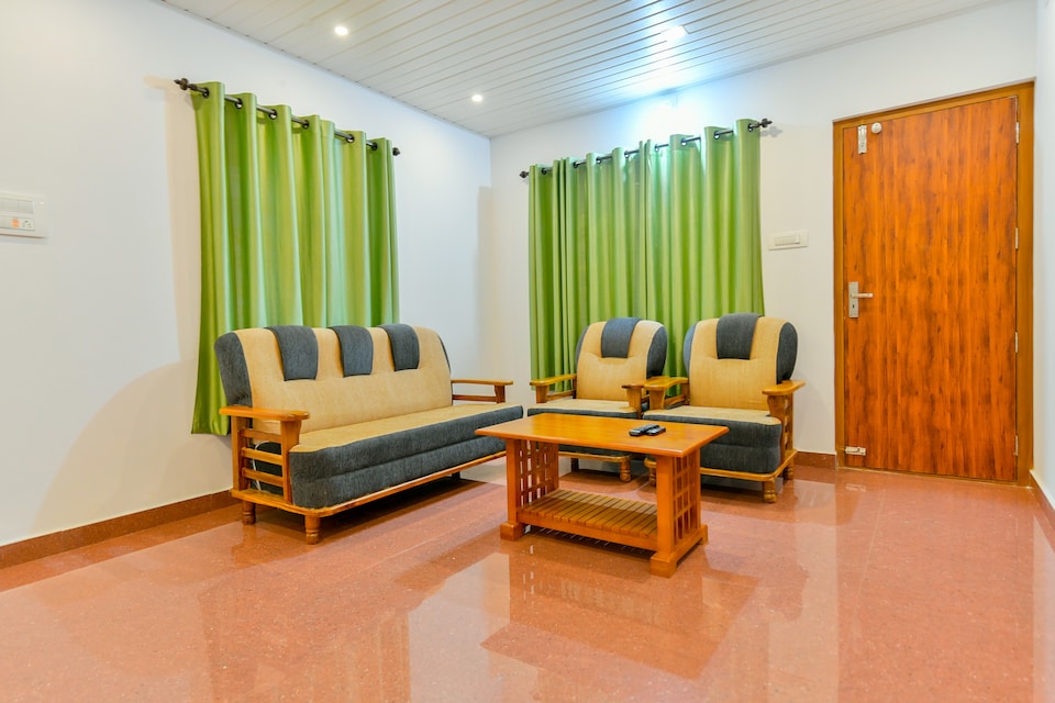 OYO Home 22592 Elegant 2BHK, Mananthavady, Wayanad