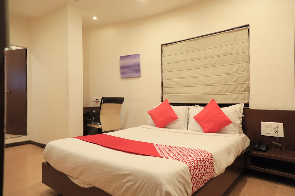 OYO 3047 Loharkar's Hotel, Dharampeth Nagpur, Nagpur