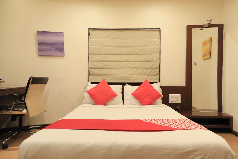 OYO 3047 Loharkar's Hotel, Dharampeth Nagpur, Nagpur