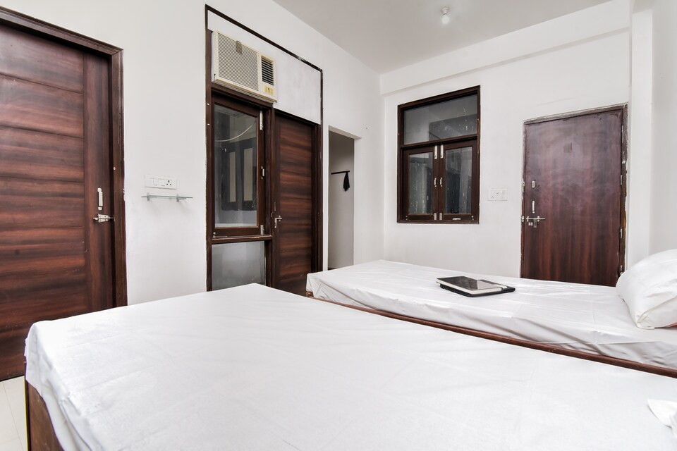 OYO LIFE GRG1106 Sector 52, DLF 4 Gurgaon, Gurgaon