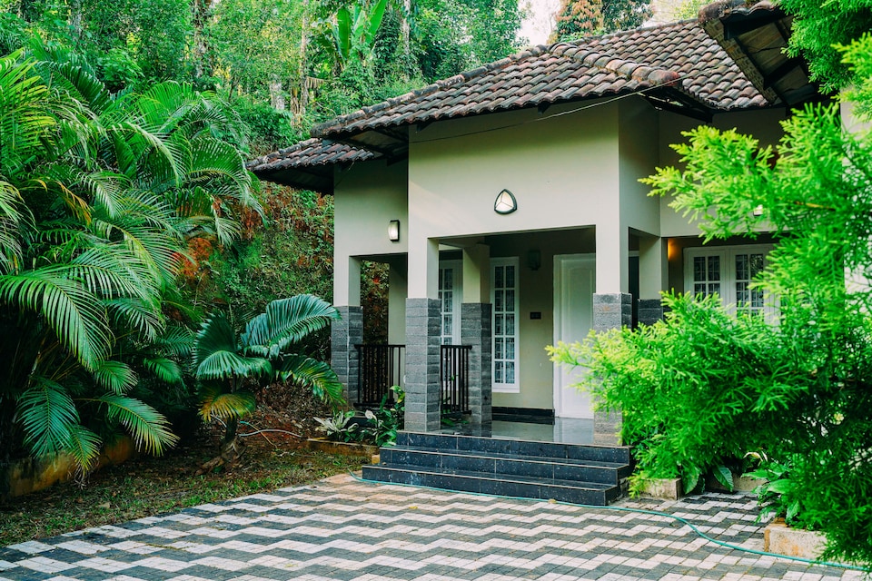 OYO Home 22608 Forest View 3BHK, Anachal, Munnar