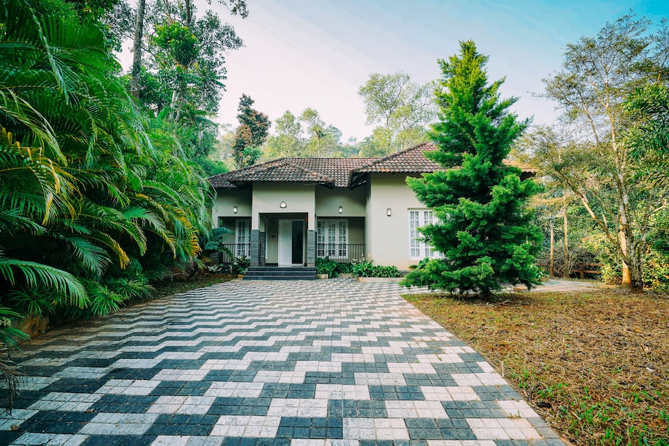 OYO Home 22608 Forest View 3BHK, Anachal, Munnar