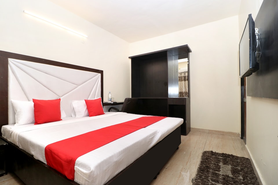 Hotel O Haibowal Crossway Formerly Sood Stays, Civil Lines Ludhiana, Ludhiana