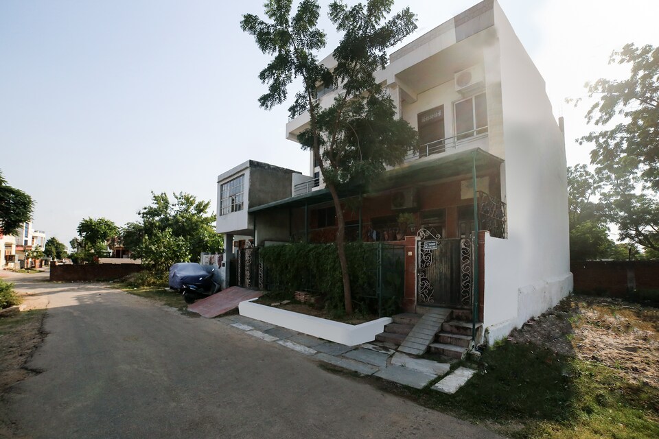 OYO Home 22635 Modern Villa 3BHK, Mansarovar, Jaipur