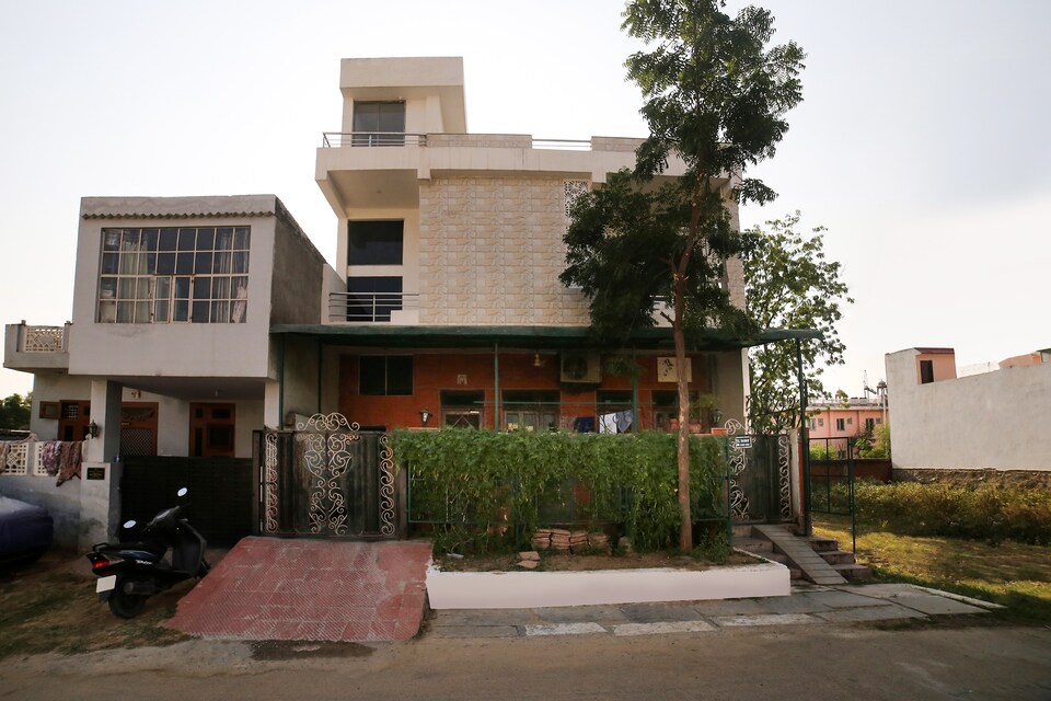 OYO Home 22635 Modern Villa 3BHK, Mansarovar, Jaipur