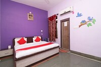 OYO Bhagat Palace