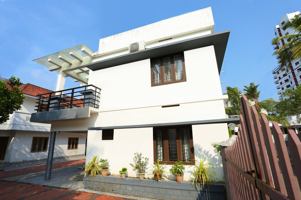OYO Home 22645 Elegant 3BHK, Kaloor Kochi, Kochi
