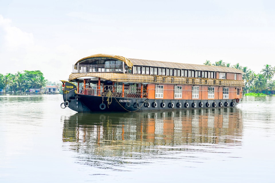 OYO 22647 Houseboat Triveni, Alappuzha Backwaters, Punnamada Alleppey