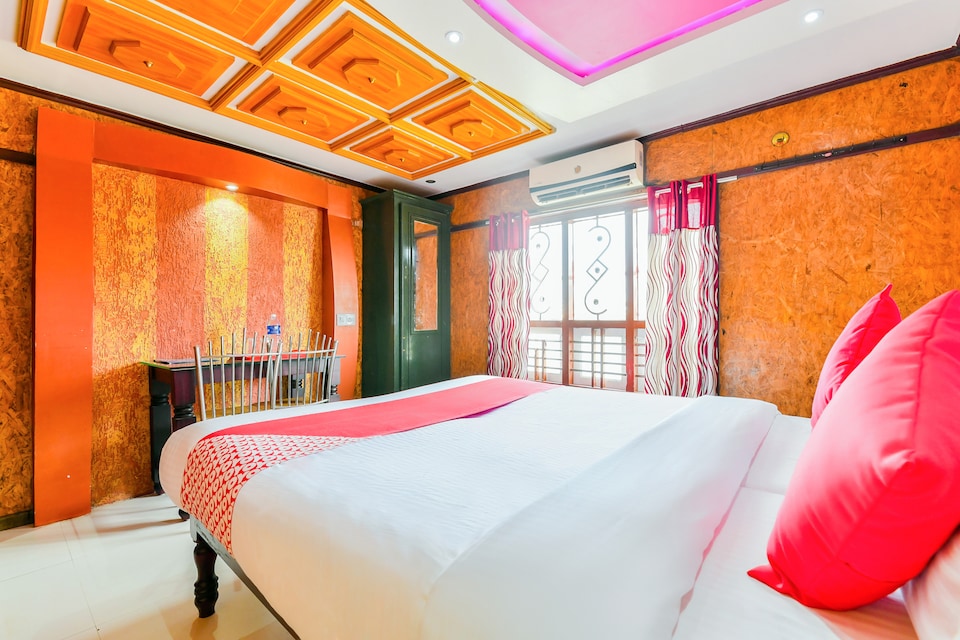 OYO 22647 Houseboat Triveni, Alappuzha Backwaters, Punnamada Alleppey