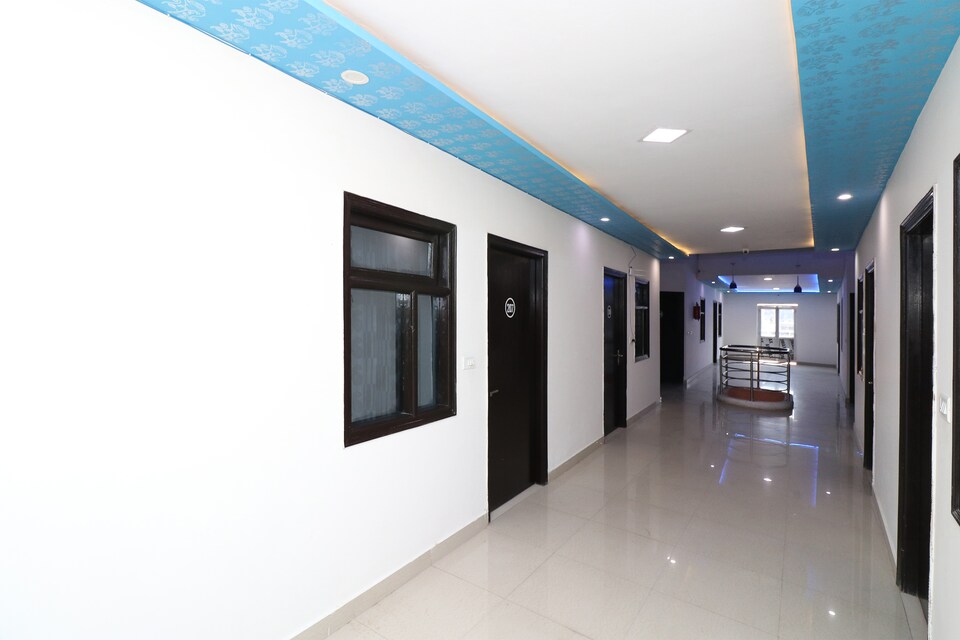 OYO 22656 Hotel Taj Paradise, Shilpgram, Agra