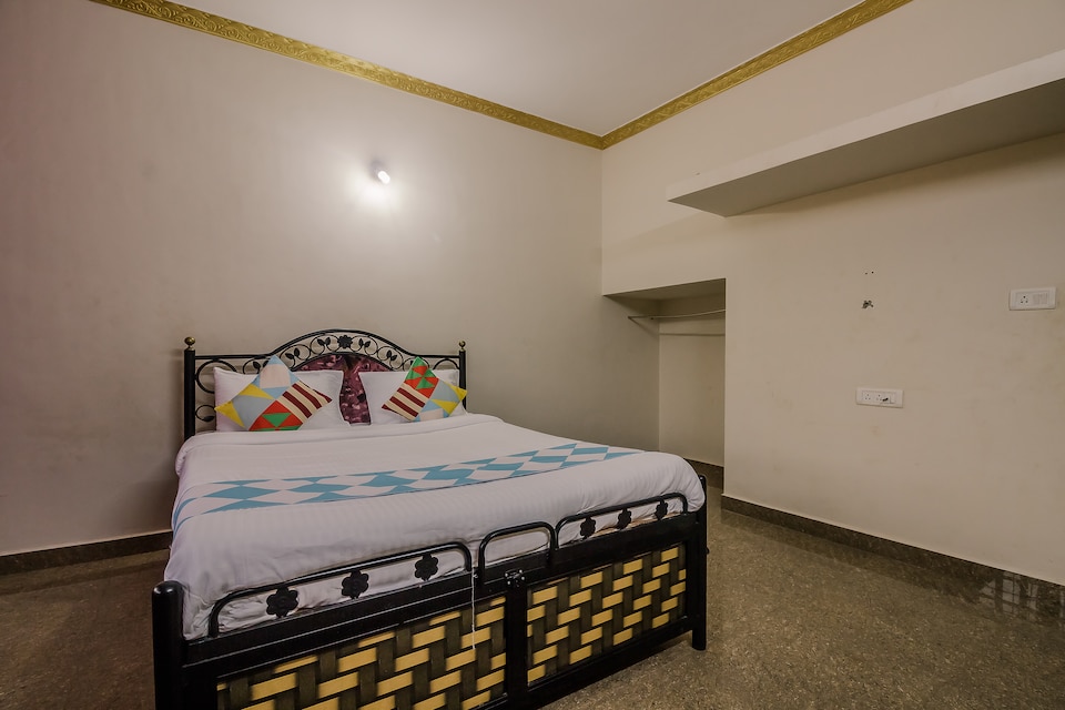 OYO 22657 Colorful 2bhk, Anjuna Vagator Goa, Goa