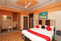 OYO Qlark Rooms & Lawn Near Haiderpur Metro Station