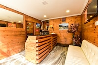 Hotel O Whispering River