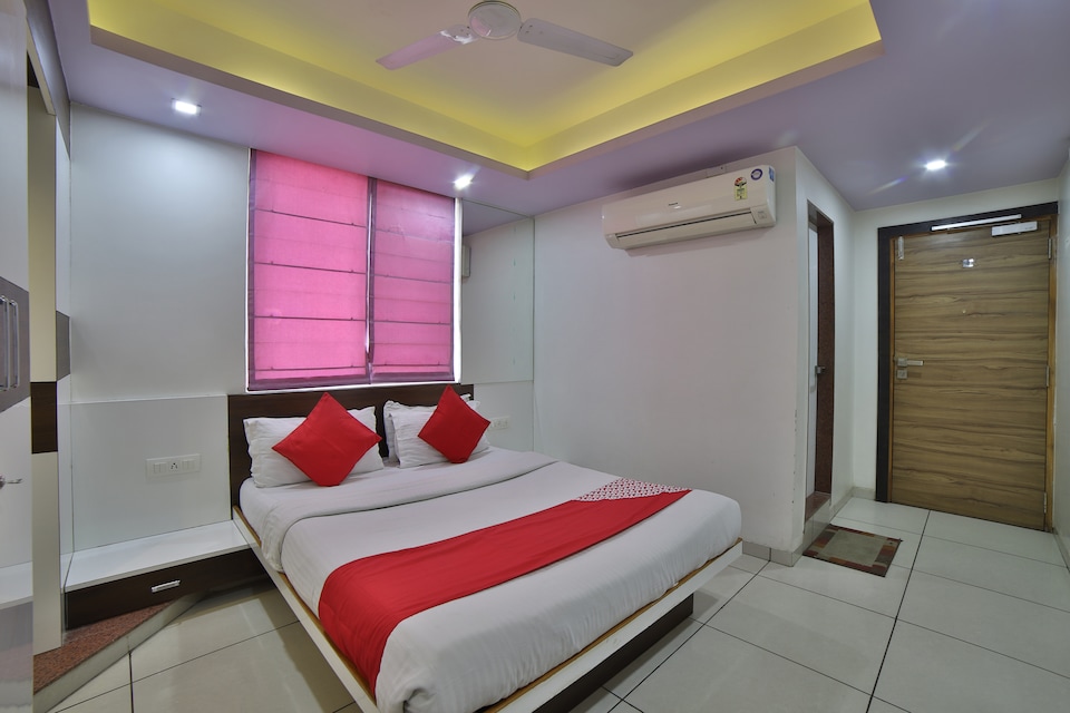 OYO Flagship 3056 Hotel Sigma Inn, Chandkheda Ahmedabad, Ahmedabad