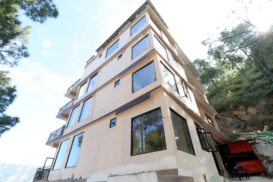 OYO Home 22684 Royal Pine Stay, Kasauli, Kasauli