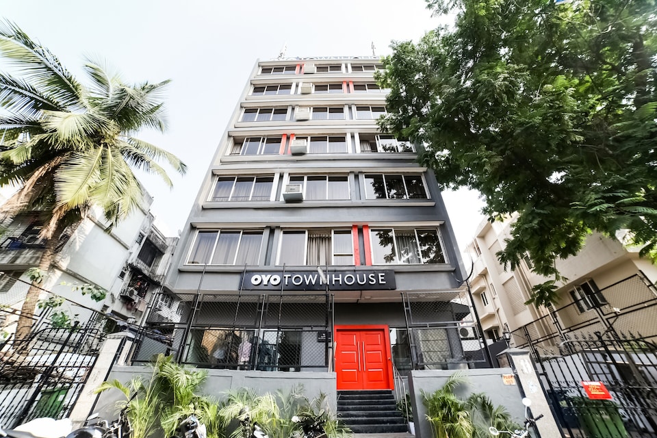 OYO Townhouse 153 Imperial Madhukunj Society, Mumbai SEEPZ, Mumbai