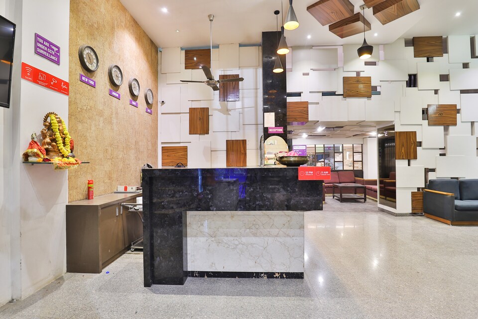 OYO फ्लैगशिप 22690 महामहिम, Hazira Road, सूरत