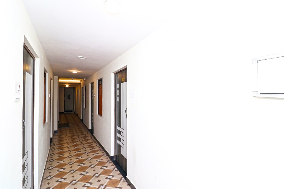 OYO Jee's Stay, Cantt, Varanasi