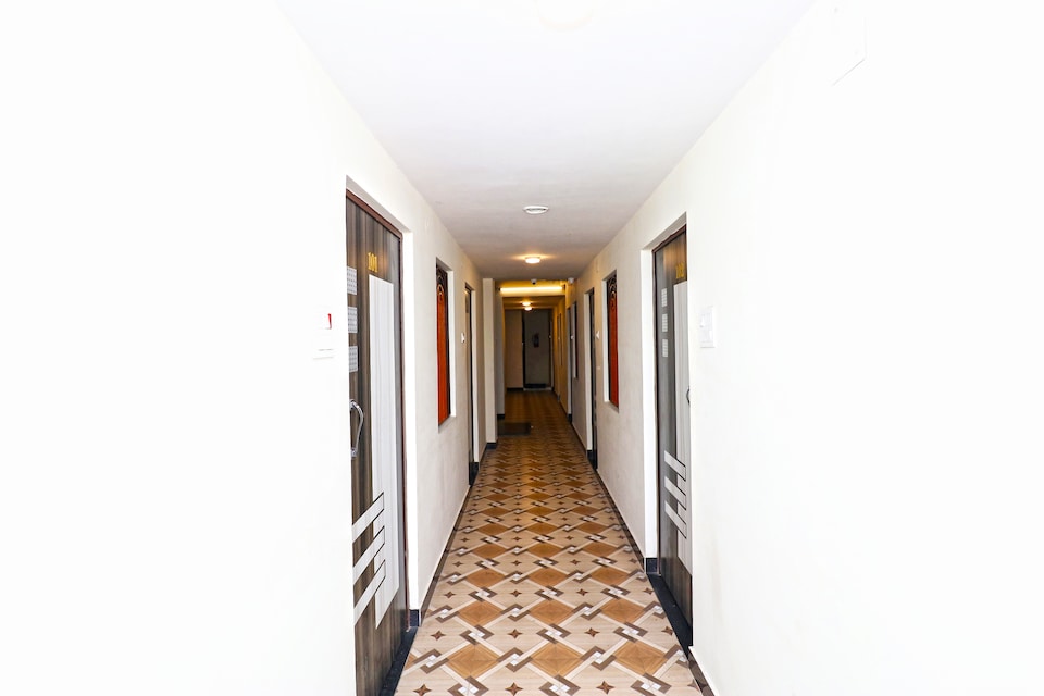 OYO Jee's Stay, Cantt, Varanasi