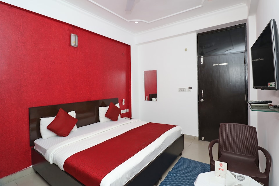 OYO Rajni Guest House, Fatehabad Road, Agra