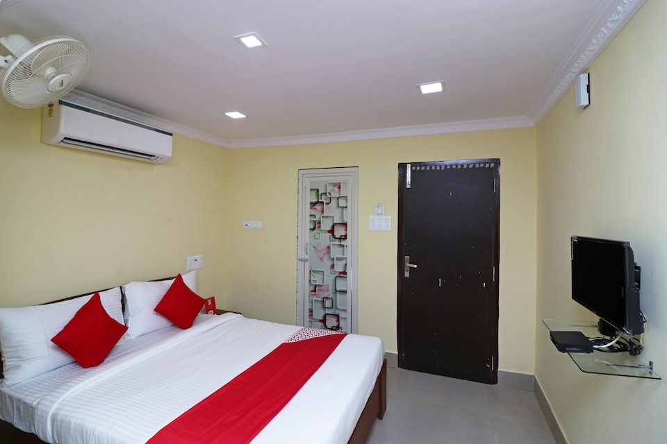 OYO Flagship 22724 Hotel Shanavi Chinar Park, Rajarhat Kolkata, Kolkata