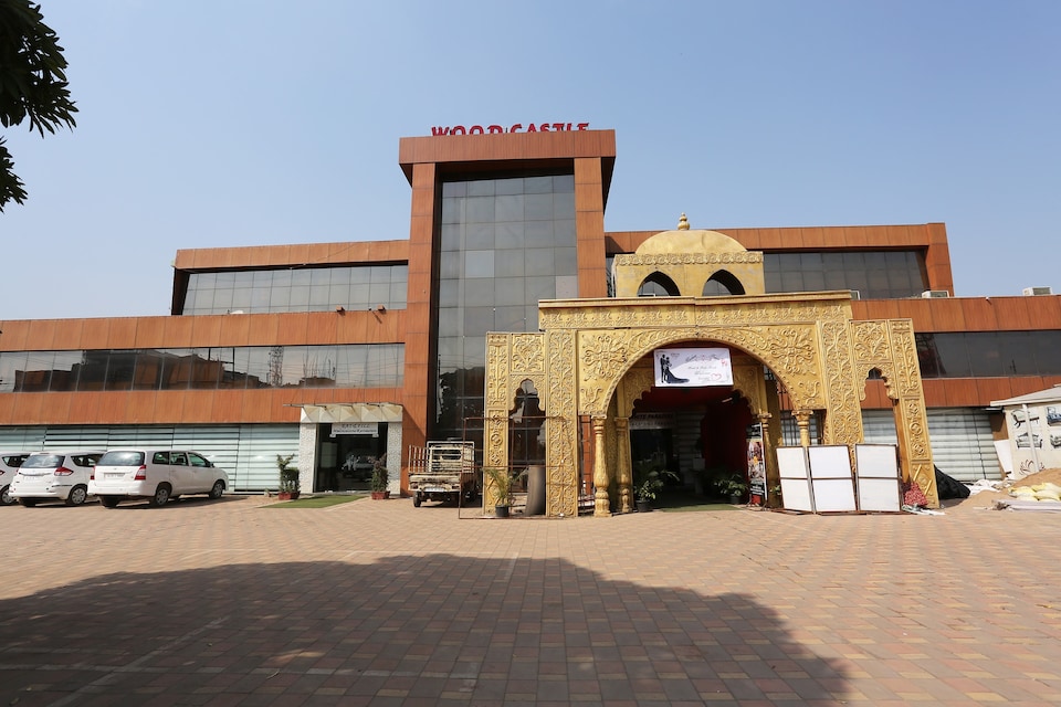 Capital O 22733 Wood Castle, Airport Road - Raipur, Raipur