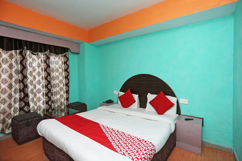 OYO 22750 Shorya Regency, The Mall Road-Shimla, Shimla