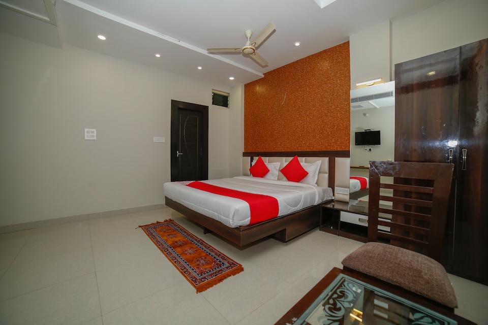 OYO 22752 Hotel Celebration Inn, City Centre, Gwalior