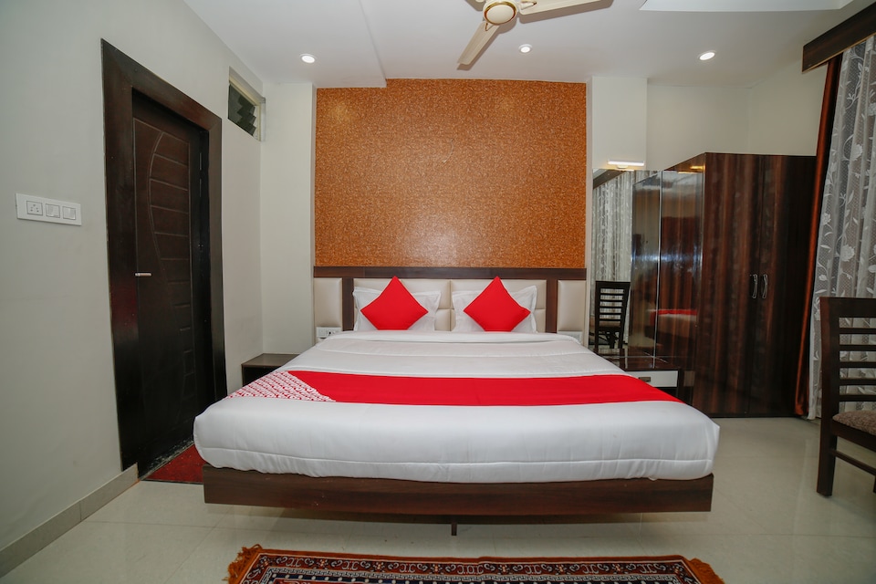 OYO 22752 Hotel Celebration Inn, City Centre, Gwalior