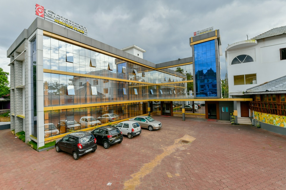 OYO 22757 Gokulam Heritage Plaza, Kalpetta, Wayanad