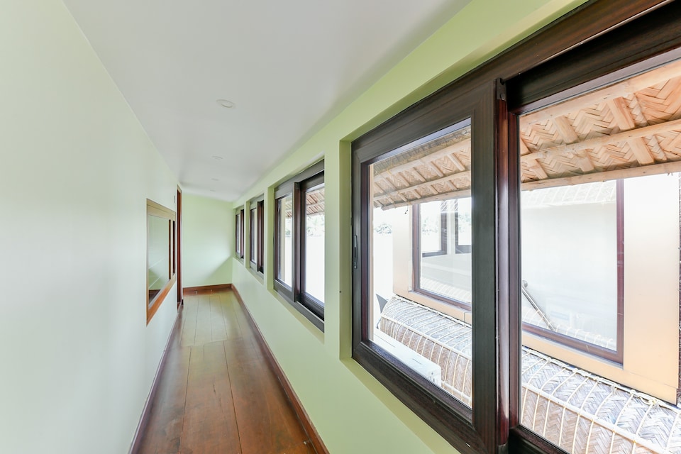 OYO 22759 Houseboat Luxury Smart Gold 6 BHK, Alappuzha Backwaters, Punnamada Alleppey