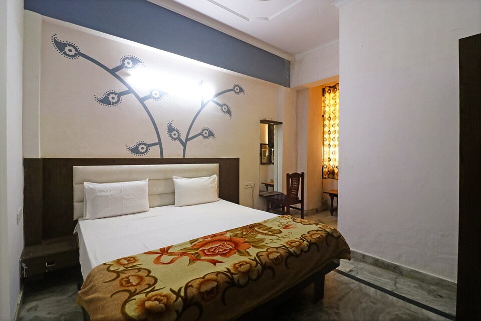 SPOT ON 22768 Hotel Ambika Palace , Shilpgram, Agra