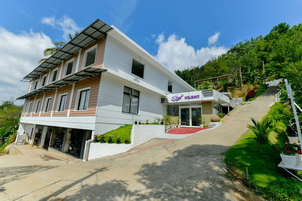 OYO 22770 Sn Holiday Home, Anachal, Munnar