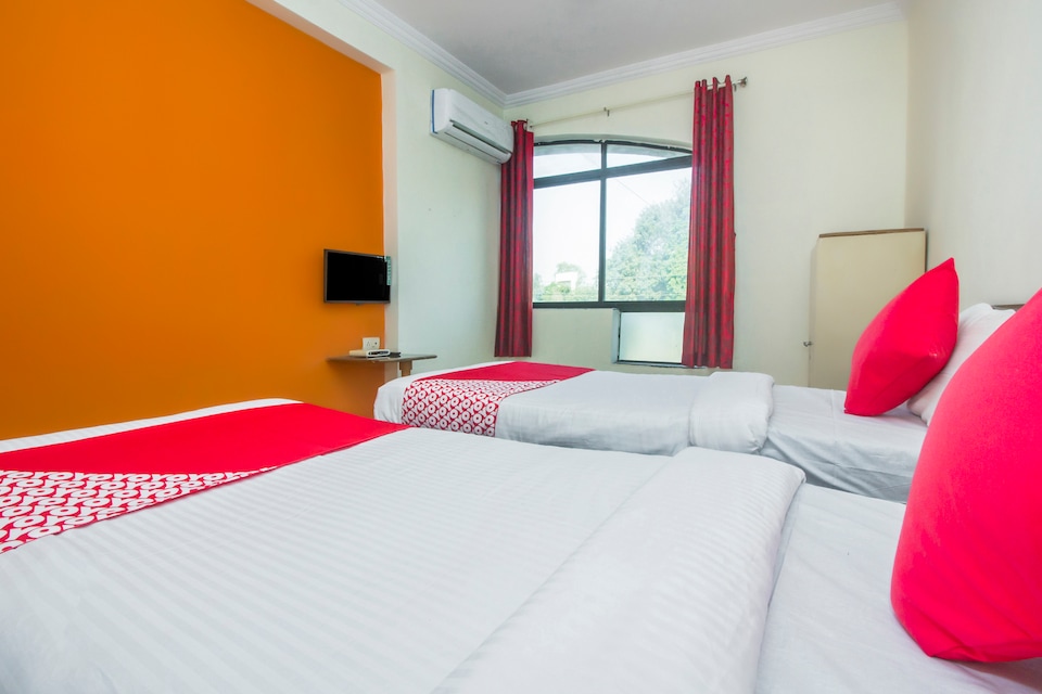 Capital O 22772 Hotel Shree Purva Lodging & Dormitary, Nashik Road Nashik, Nashik