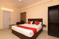 OYO Akshara Suites