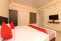 OYO Akshara Suites