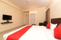 OYO Akshara Suites