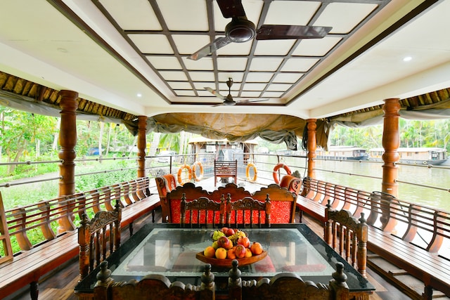 OYO Indraprastham Whitehouse 4 Bhk