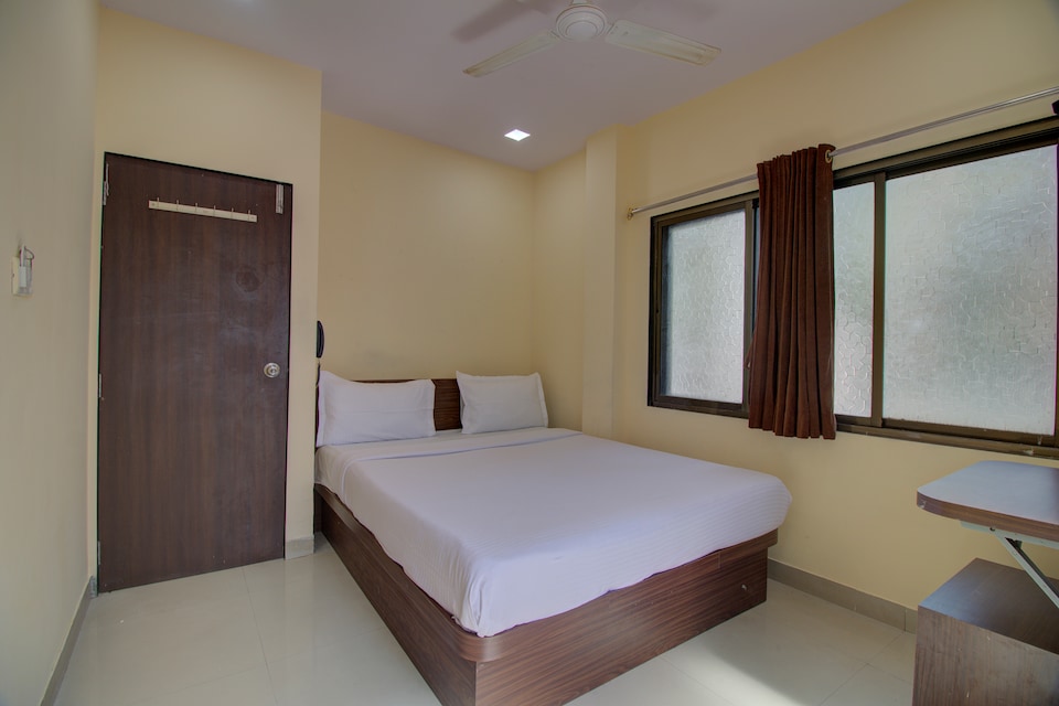 OYO 22796 Hotel Ss Comfort Palace, Mumbai International Airport, Mumbai