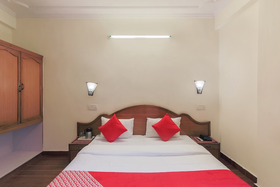 OYO Flagship 22806 Hari Palace Ghora Chowk, Kachighati-Summerhill, Shimla