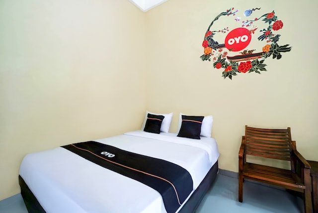 Hotel O Surabaya near Pelangi Park formerly D'best Kutisari