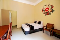 Hotel O Surabaya near Pelangi Park formerly D'best Kutisari