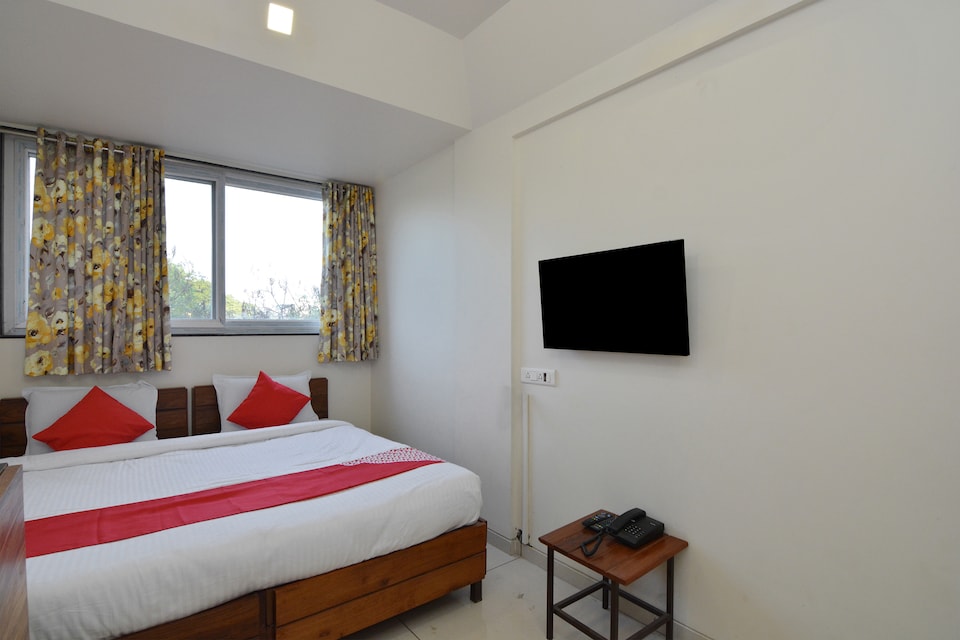 OYO 22827 Hotel Prafulla, Kolhapur, Kolhapur