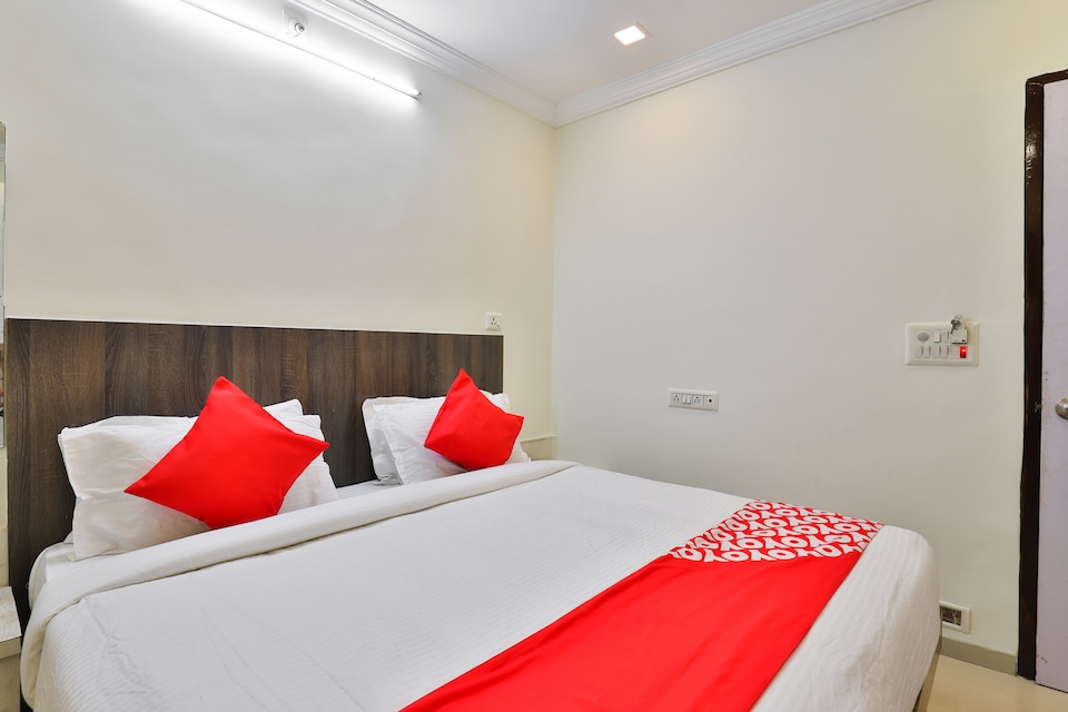 OYO 22841 Hotel Prime Inn, Railway Station Ankleshwar, Ankleshwar
