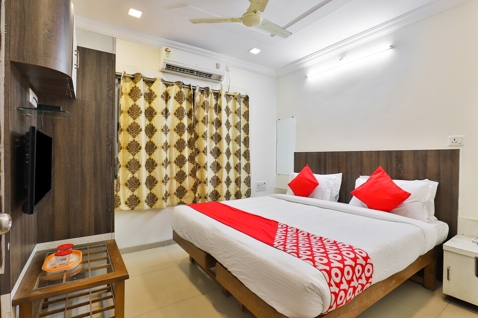 OYO 22841 Hotel Prime Inn, Railway Station Ankleshwar, Ankleshwar