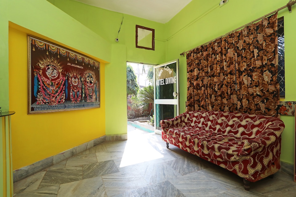 OYO Hotel Divine, Baliapanda Puri, Puri